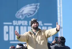 Dallas Goedert is 'stoked' to be an Eagle for at least one more year